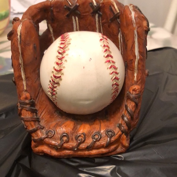 Baseball Glove Holding a Ball  /Heavy Clay - Picture 5 of 6